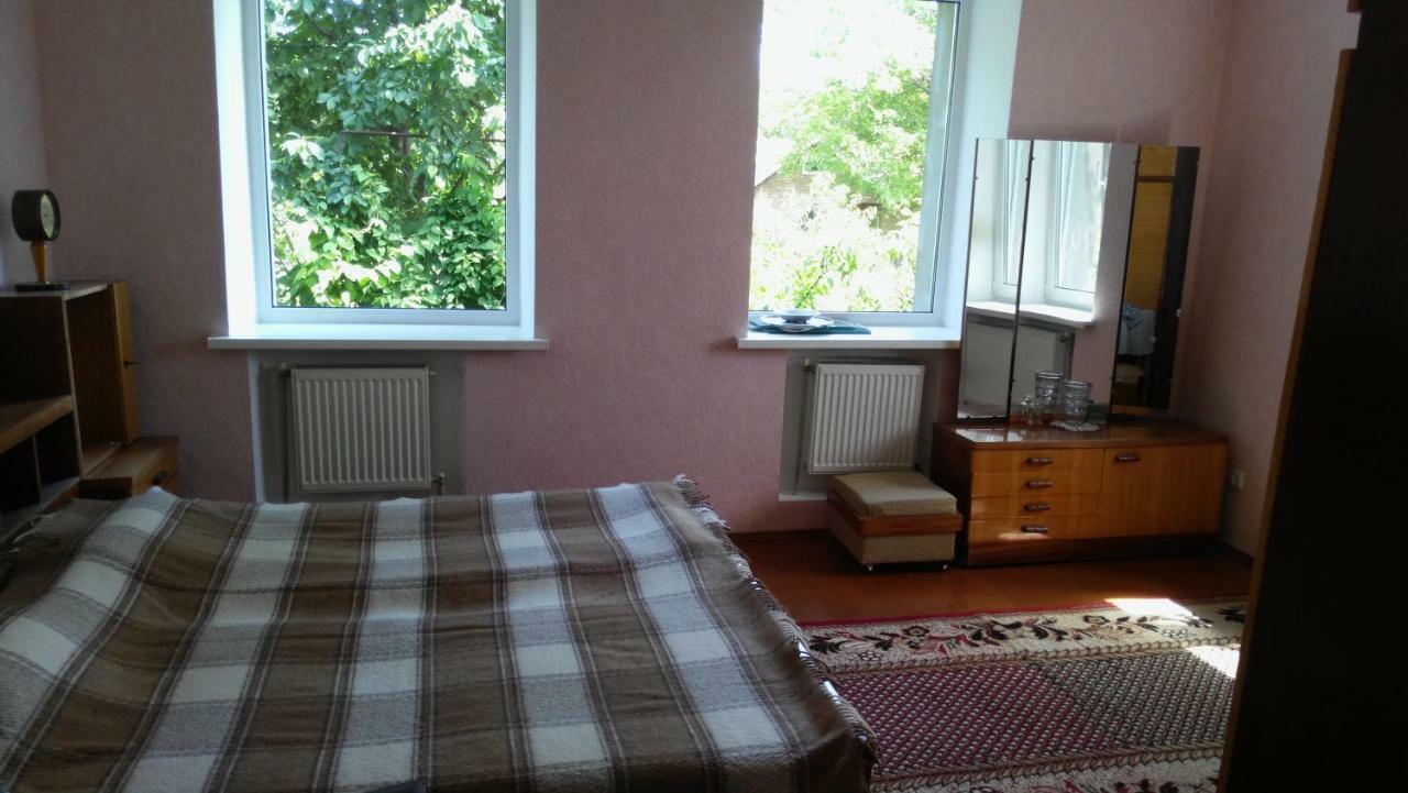Separate Room Homestay In A Private House, Facilities Shared With Owner Berdicsiv Kültér fotó