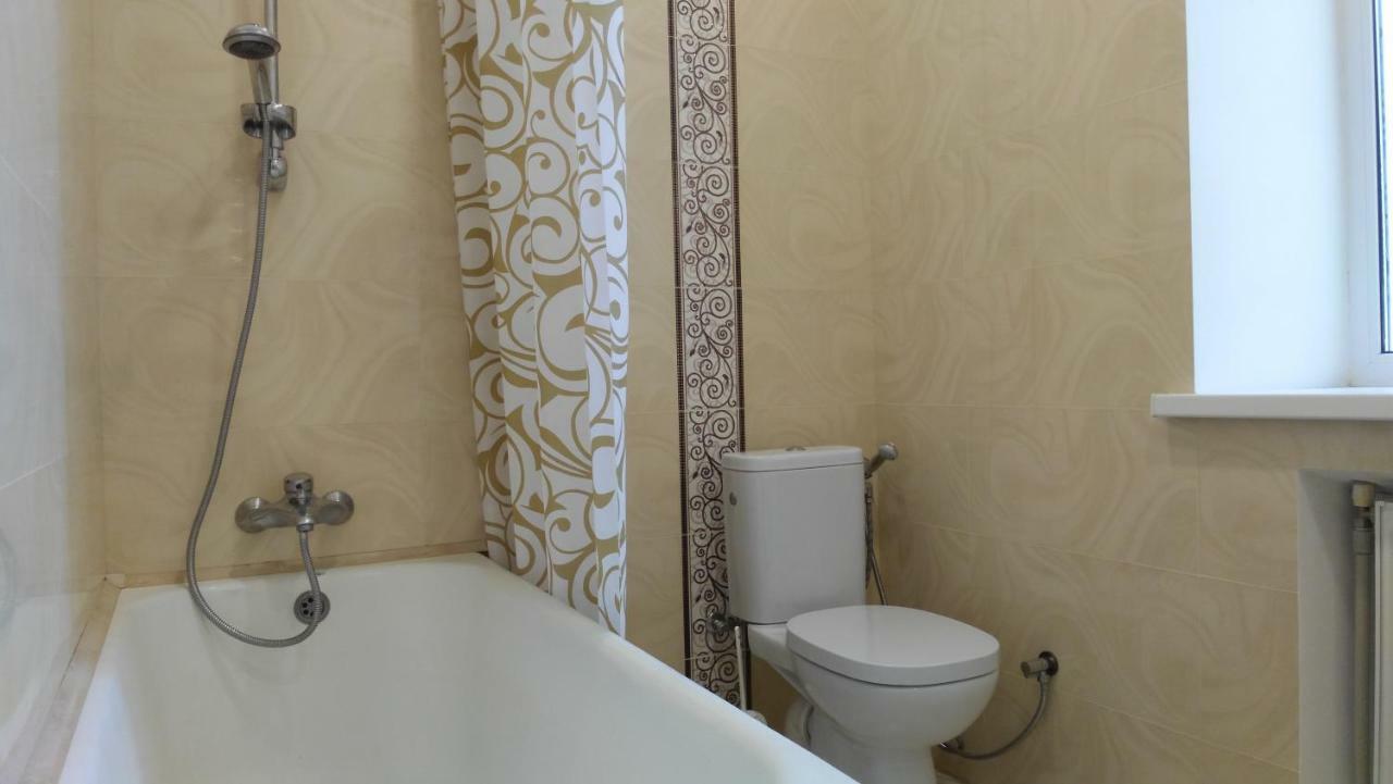 Separate Room Homestay In A Private House, Facilities Shared With Owner Berdicsiv Kültér fotó